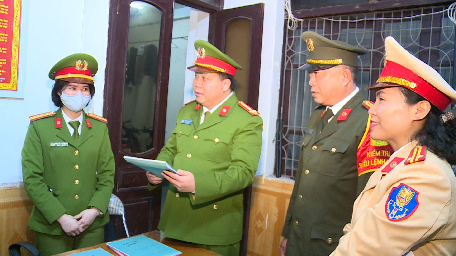 Kiểm tra đột xuất việc chấp hành điều lệnh CAND và quy trình tuần tra kiểm soát lực lượng Cảnh sát giao thông